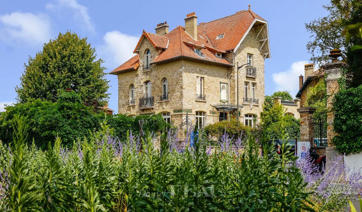 House with garden Versailles