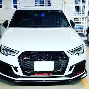 RS3 セダン