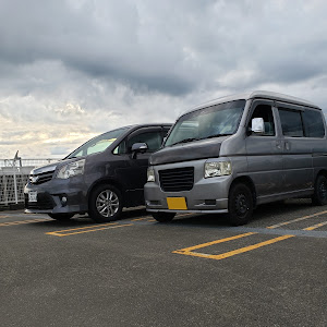 ノア ZRR70W