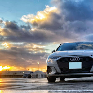 A3 セダン 30TFSI