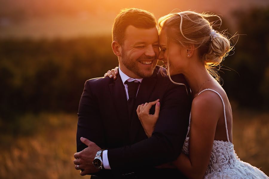 Fotografo di matrimoni Diána Duba (bellarose). Foto del 4 ottobre 2019