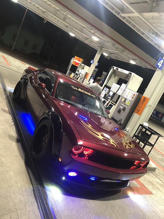 X SENSEc.c CEOさんが投稿したダッジチャレンジャー・LB★WORKS・LB★PERFOMANCEに関するカスタム事例の投稿画像2枚目