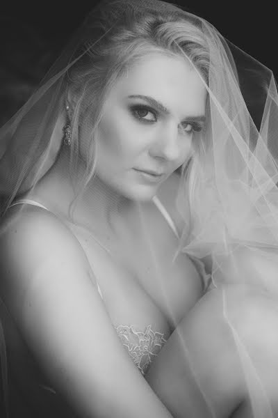 Wedding photographer Lola Alalykina (lolaalalykina). Photo of 5 January 2020