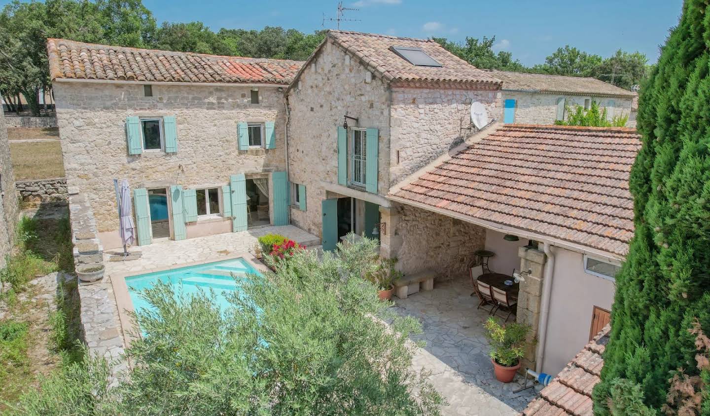 Property with pool Uzès