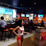 HOOTERS美式餐廳