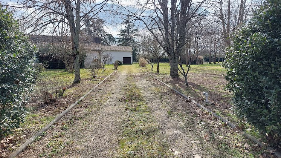 Vente ferme   à Montpon-Ménestérol (24700), 378 000 €