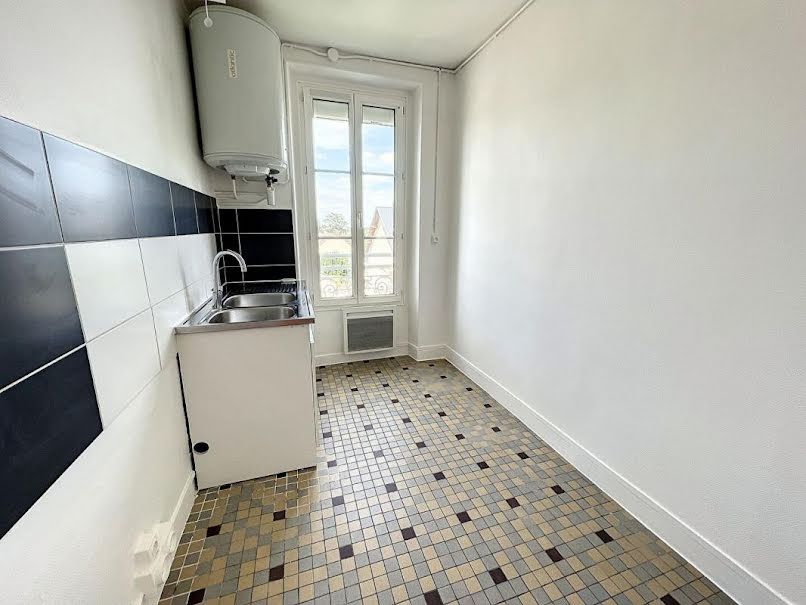 Location  appartement 2 pièces 42 m² à Le Malesherbois (45330), 485 €