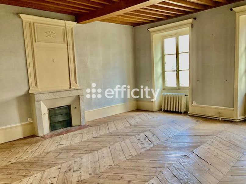 Vente appartement 7 pièces 206 m² à Thiers (63300), 99 000 €