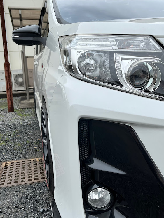 ノアの真正面ショット・キャンバーかかないと無理・パンダカラー・車検から帰還・2月もよろしくお願いしますに関するカスタム事例の投稿画像5枚目