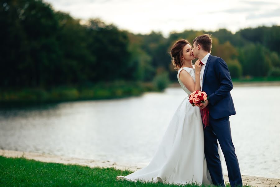 Fotógrafo de casamento Olga Nikonorova (olganikfoto). Foto de 20 de fevereiro 2017