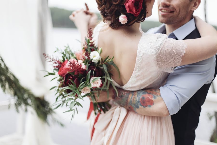 Fotógrafo de casamento Dariya Obimakha (vydumka). Foto de 17 de agosto 2015