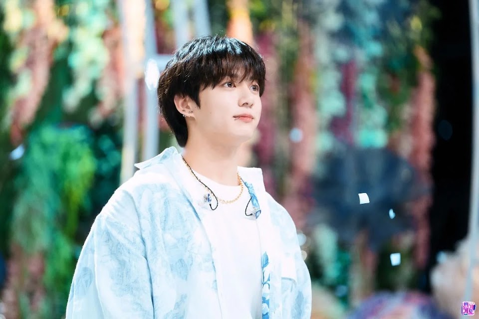 K-Netizens are left speechless seeing #BTS's #Jin's photos from Inkigayo