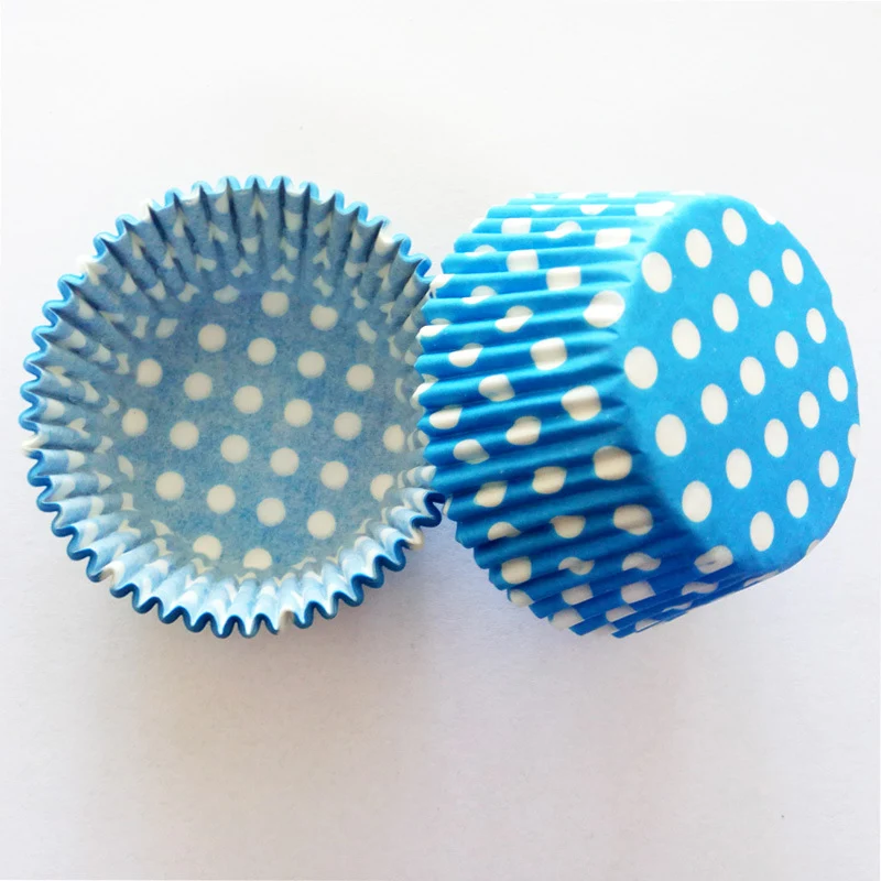 Papieren cakevormpjes voor cakes en muffins. Gemakkelijk bakken en serveren, perfect voor het presenteren van heerlijke gebakjes in stijl.