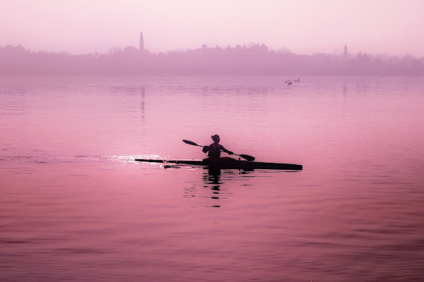 atmosfere sul lago rosato di walter_staffolani