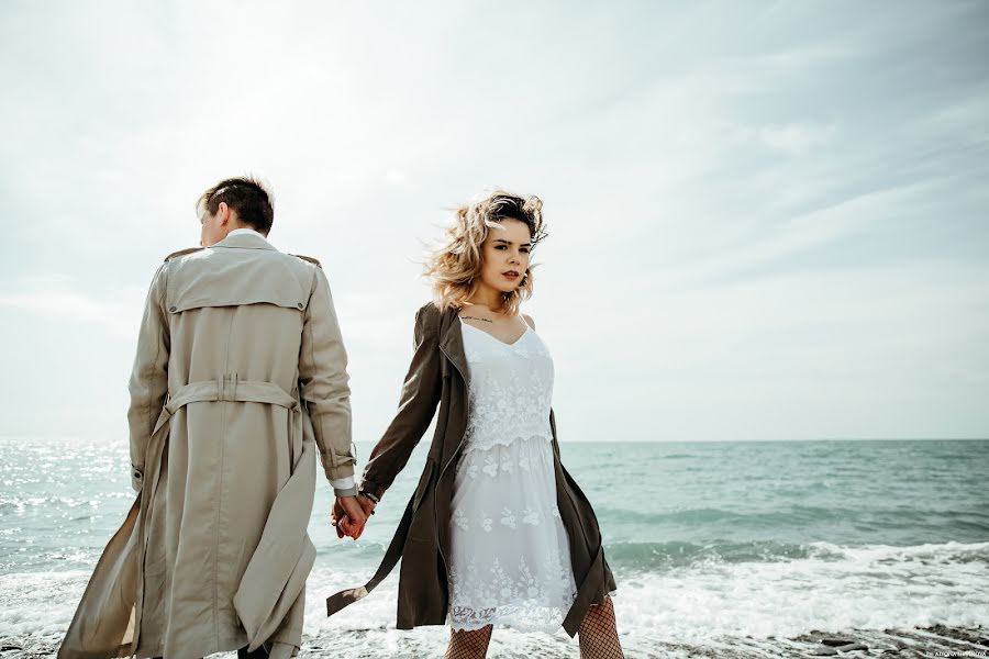 Fotógrafo de casamento Alena Litvinova (litvinovasochi). Foto de 23 de março 2017