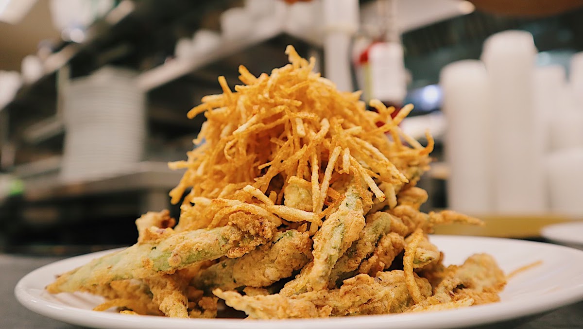 Kurmuri Bhindi (crispy okra)