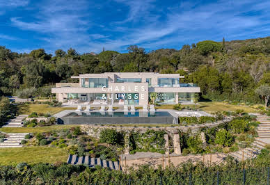 Villa avec piscine en bord de mer 13