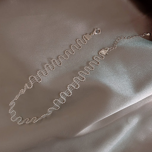 Title 3, Temperament wild clavicle chain