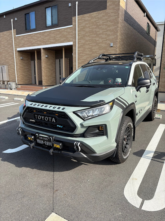 RAV4のRAV4・ボンネットラッピング・ガウラーに関するカスタム事例の投稿画像1枚目