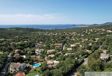 Villa avec piscine et terrasse 4