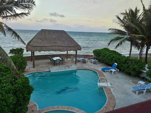 Maison avec piscine en bord de mer 1