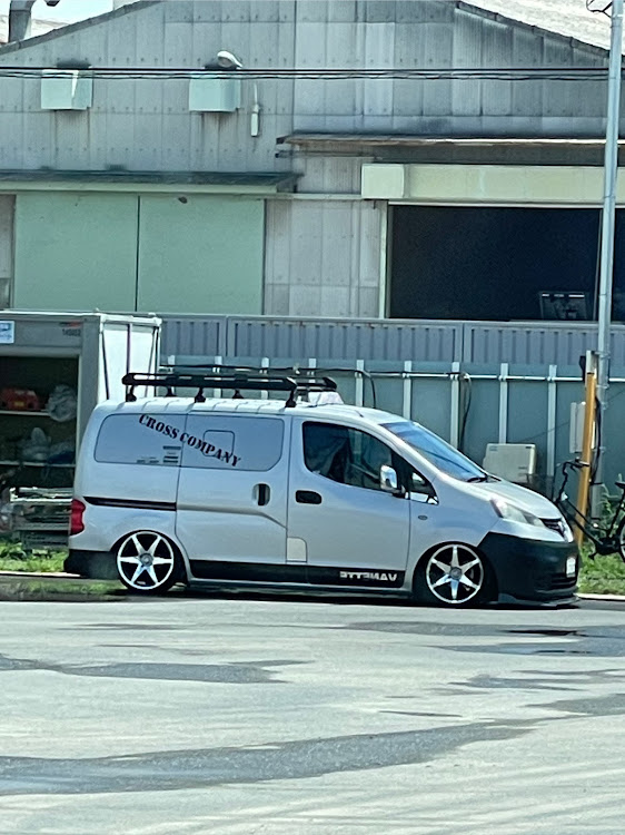 NV200バネットの生脚はムラムラするらしい・熱中症に気をつけて!!・生脚現場車両・RUSH車高調・ぼっちカメ活に関するカスタム事例の投稿画像4枚目