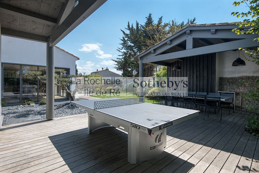 Maison avec piscine et jardin 5