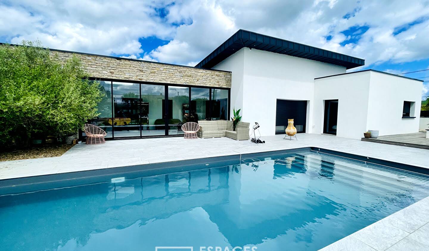 Maison avec piscine et terrasse Ploufragan