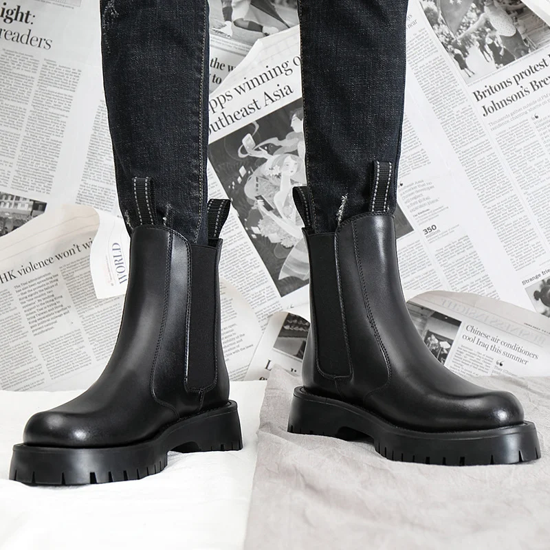 Męskie buty Dr. Martens z podszewką z polaru na zimę, w koreańskim stylu. Ciepło, styl i wygoda na zimowe dni.