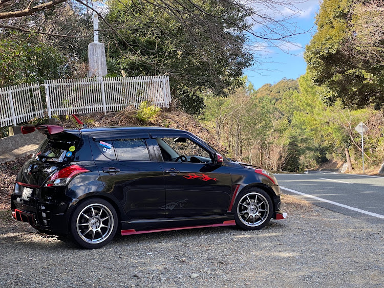 スイフトスポーツのフロントフェンダーで魅せろ！・閃光になりたいカピ・Team 03'z・オレンジロード哨戒任務・ちょっと怒っちゃったに関するカスタム事例の投稿画像7枚目