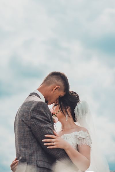 Fotógrafo de casamento Andrii Tsynhariuk (tsynhariuk). Foto de 22 de outubro 2019