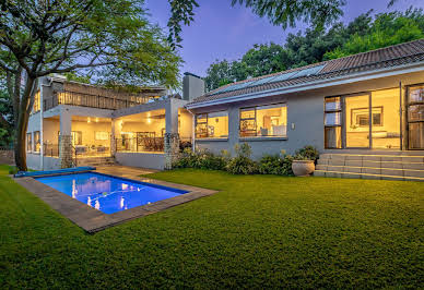 Maison avec piscine et jardin 12