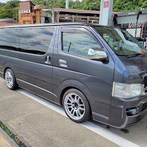 ハイエースバン KDH201V