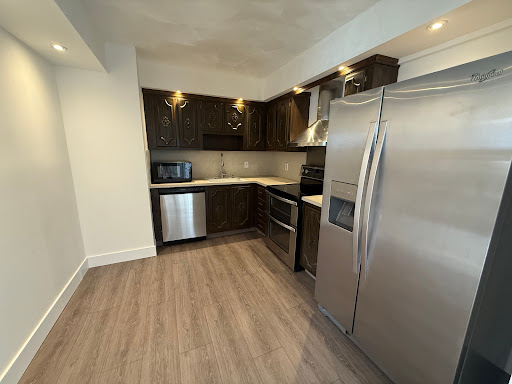 Luxury property for sale in Aventura (United States) - Modern kitchen with stainless steel refrigerator