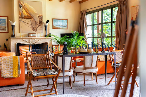 Maison avec piscine et jardin 21