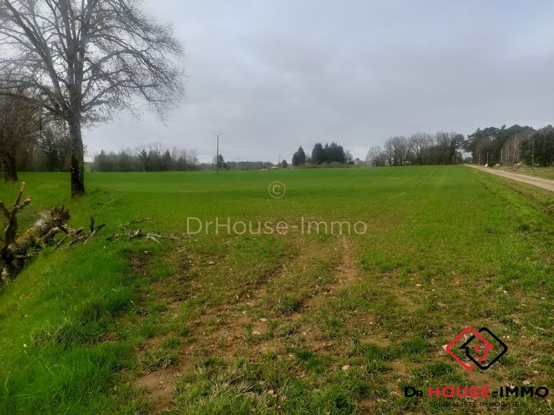 Vente terrain  2073 m² à Thiviers (24800), 21 000 €