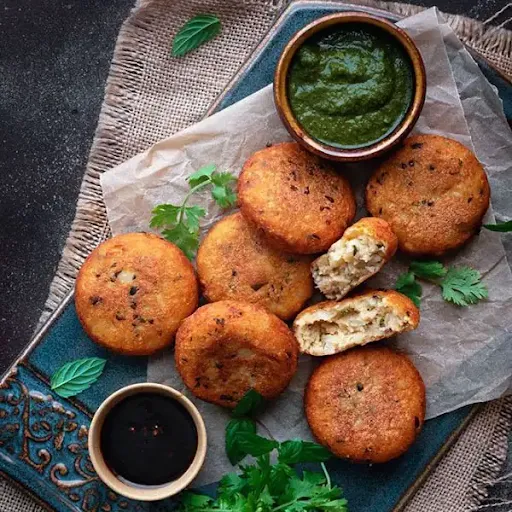 Kuttu Tikki With Curd (6 Pcs)