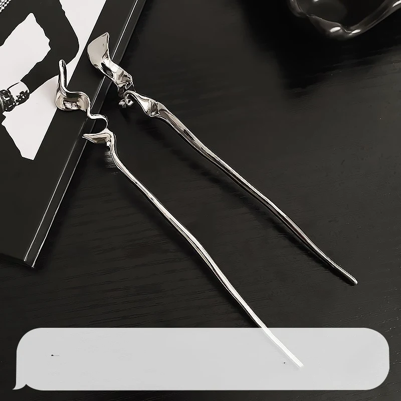 Title 5, Schlichte und moderne Haarspangen aus Metall fü...