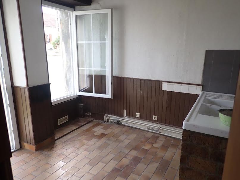 Location  appartement 3 pièces 44 m² à Montataire (60160), 800 €