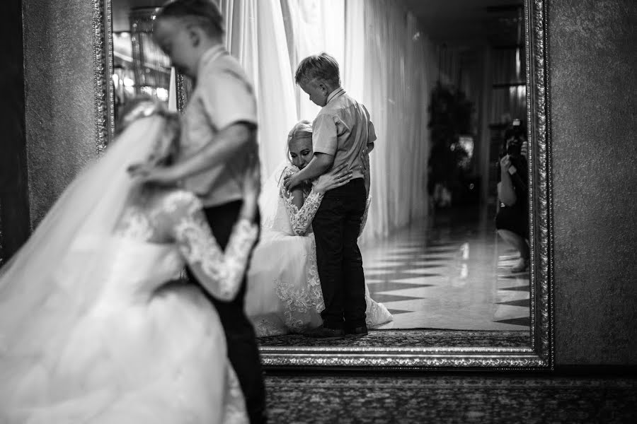 Wedding photographer Marina Bondarenko (id88581341). Photo of 17 August 2018