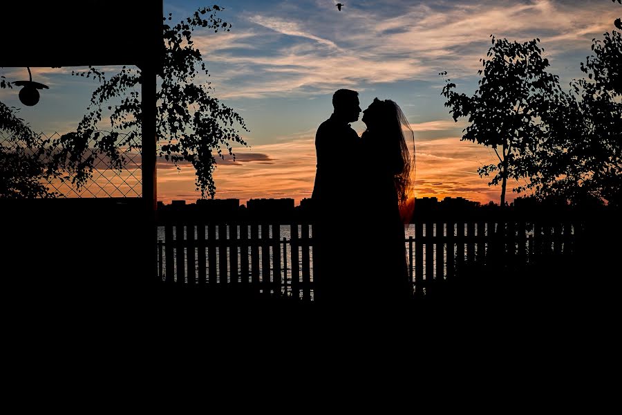 Huwelijksfotograaf Costin Tertess (costintertess). Foto van 8 oktober 2022