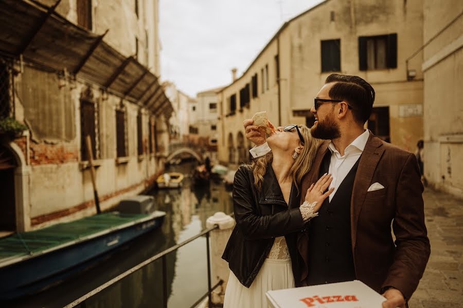 Fotografo di matrimoni Kamil Nadybał (maleszarestudio). Foto del 3 novembre 2022