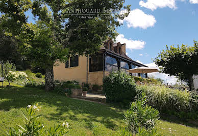 House with garden and terrace 17