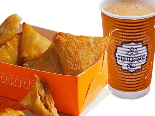 Chicken Samosa (2 Pcs) + Adrak Chai (250 Ml)