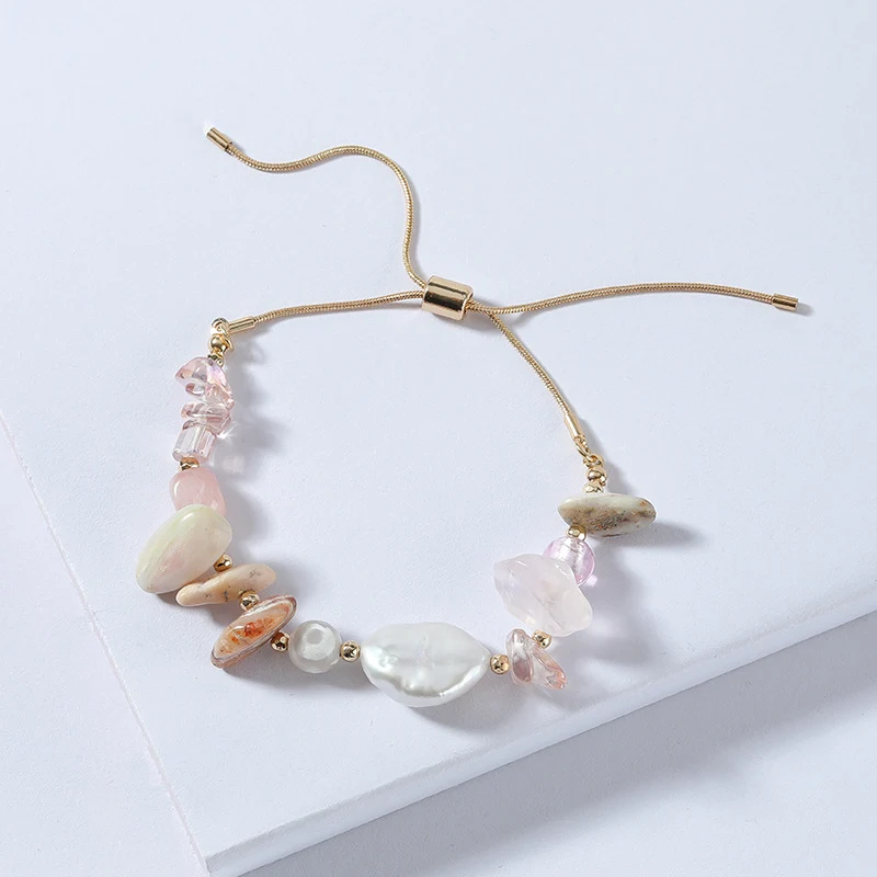 Europese en Amerikaanse mode-sieraden armband met originele zoetwaterparel, steen en slangketting, trekkoord.