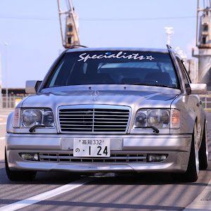 Eクラス ステーションワゴン S124