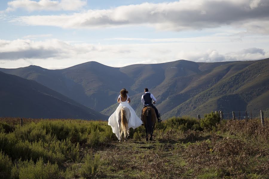 Wedding photographer Vanessa Pereira (vanobanano). Photo of 18 September 2023