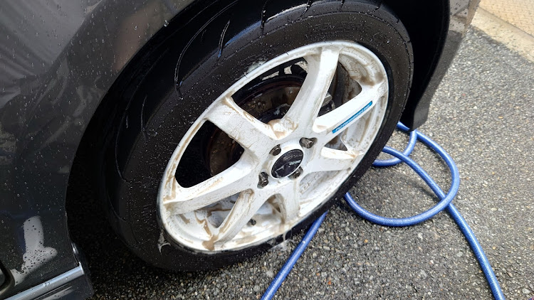 Nボックスカスタムの洗車・カムリws・ナンバーステー・立駐撮影に関するカスタム事例の投稿画像2枚目