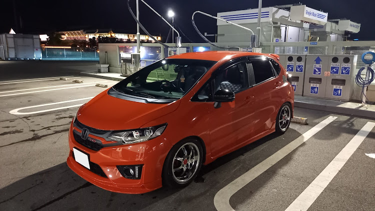 フィットのフィットRS・洗車・洗車機ぶち込みに関するカスタム事例の投稿画像1枚目