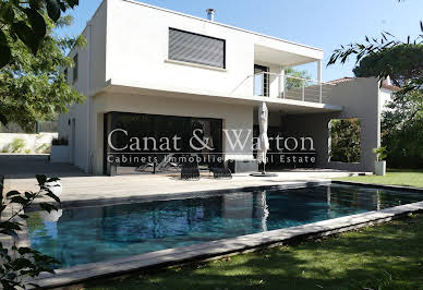 Villa with pool 2